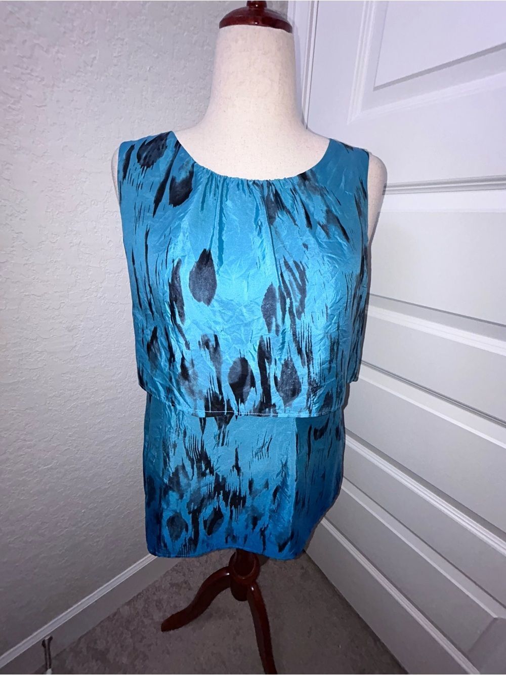 Vintage CAbi 100% Silk Sleeveless Blouse Shirt Top